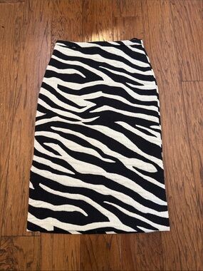 Natori NWT Black & White Zebra Print Pencil Skirt, Sz 4